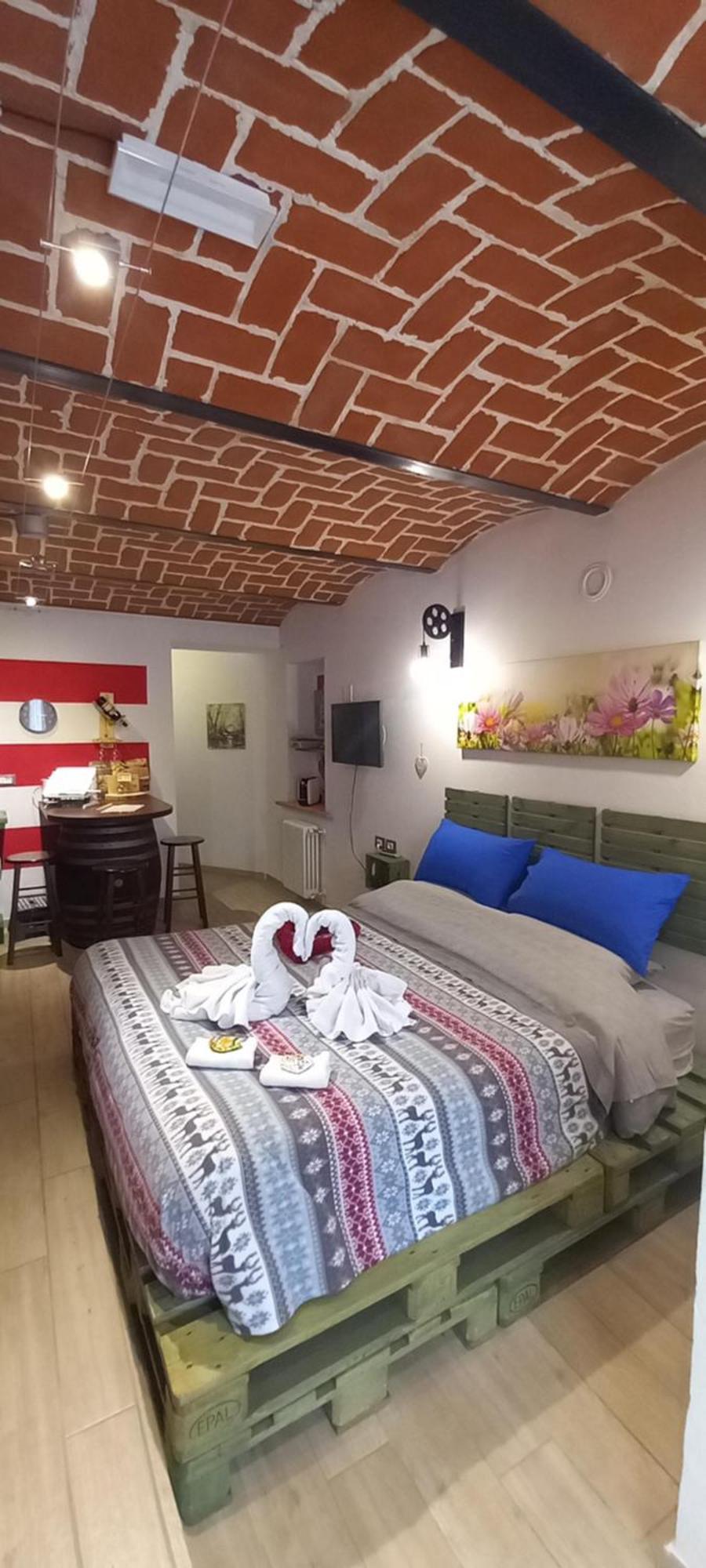 Casa Appartamento Vacanze La Fermata Delle Rondini Castello di Annone Ngoại thất bức ảnh