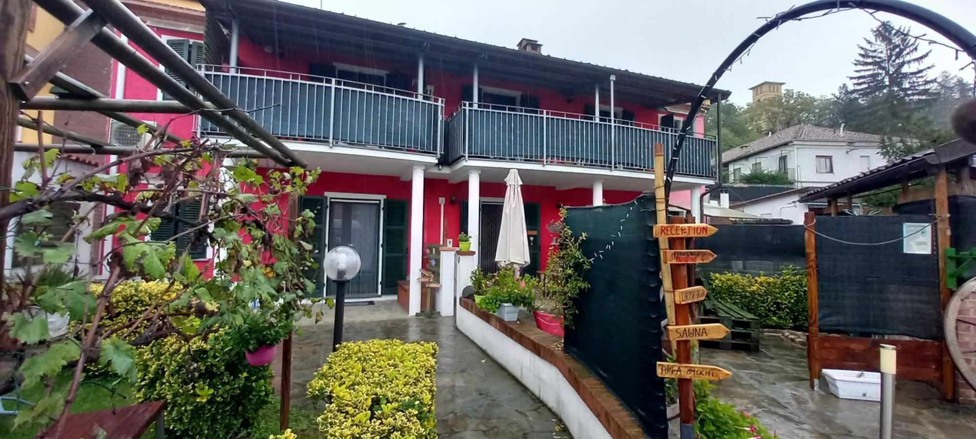 Casa Appartamento Vacanze La Fermata Delle Rondini Castello di Annone Ngoại thất bức ảnh