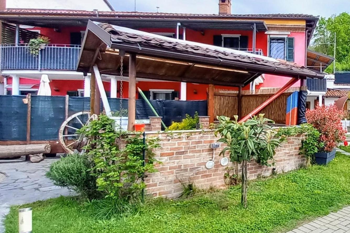 Casa Appartamento Vacanze La Fermata Delle Rondini Castello di Annone Ngoại thất bức ảnh